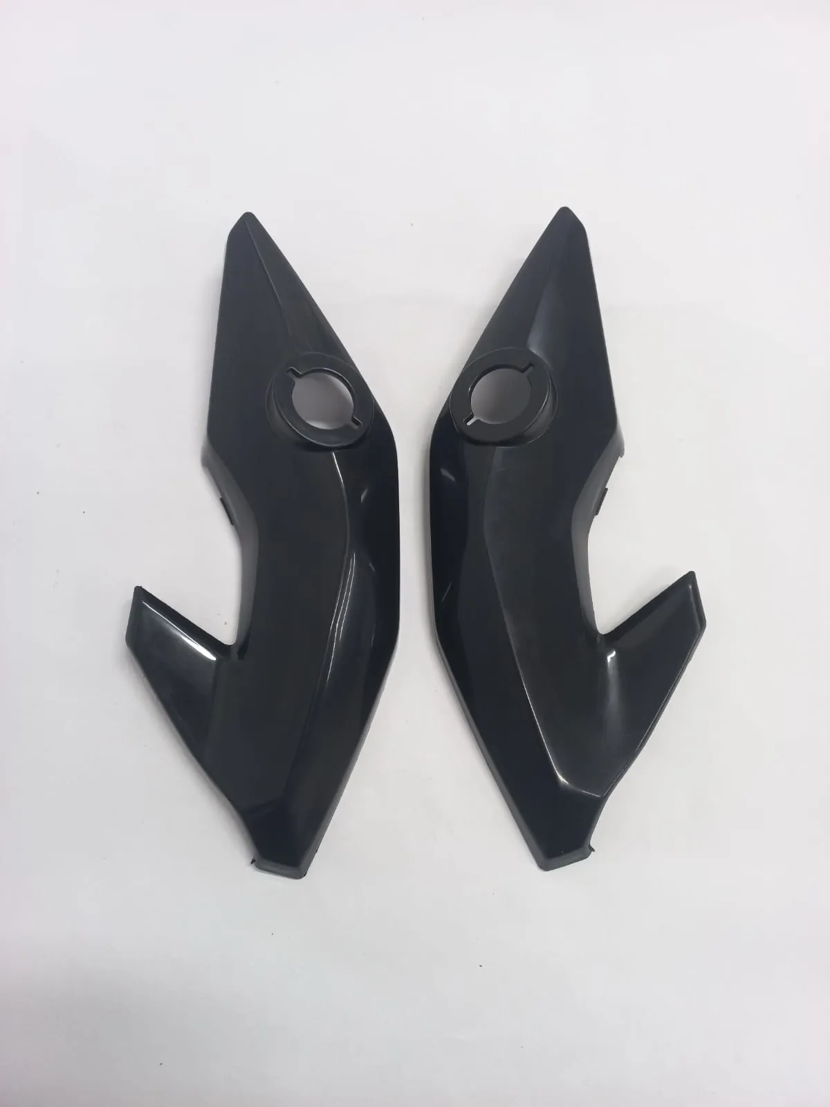 CARENAGEM LATERAL FAROL TITAN/FAN 150