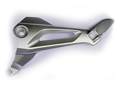 SUPORTE PEDALEIRA TRASEIRA ESQUERDA TITAN 150 ESD 09/13