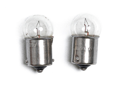 LAMPADA PISCA 12V10W CG/TO/TITAN 99/YBR 125/POP100 PE FERRO
